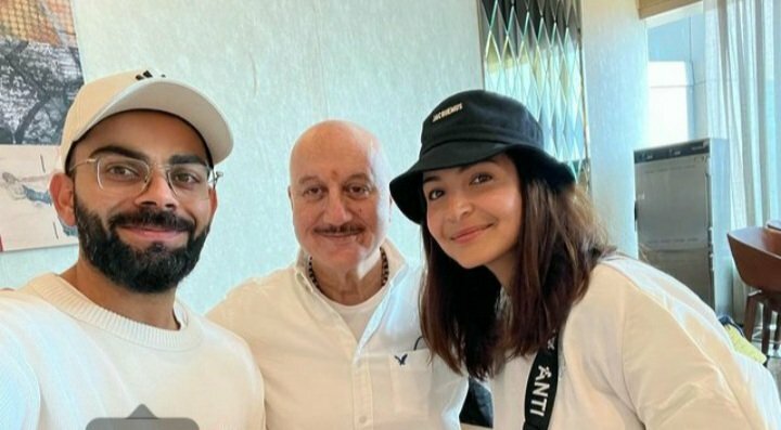 At the Mumbai airport lounge, Anupam Kher meets Anushka Sharma and Virat Kohli