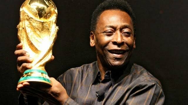 Football legend is hospitalize, According to Pele, he is "strong and full of hope."