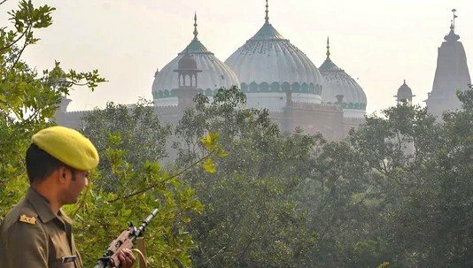 Leader's of Hindu Mahasabha arrested during bid to recite Hanuman Chalisa in Mathura Shahi Masjid Idgah