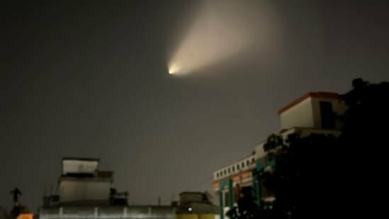 Unidentified light flashes in the sky over Kolkata: satellite or Agni V?