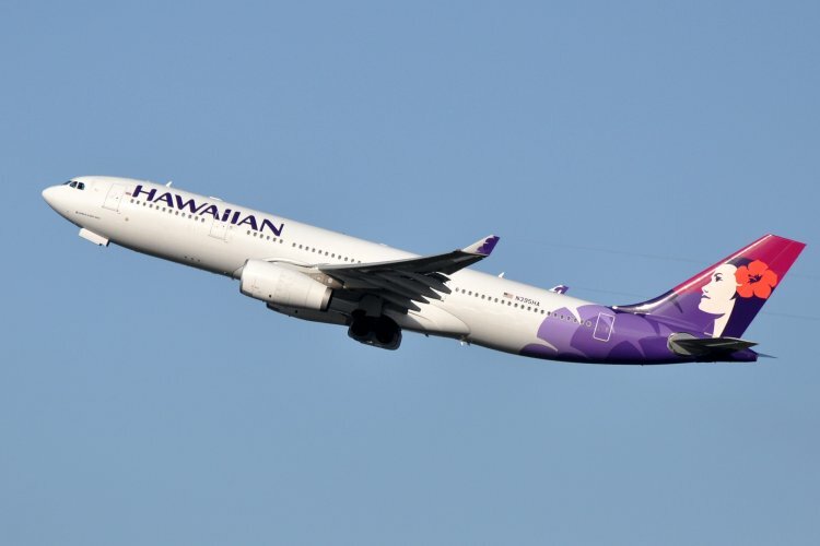 11 passengers were critically hurt by turbulence on a flight to Hawaii