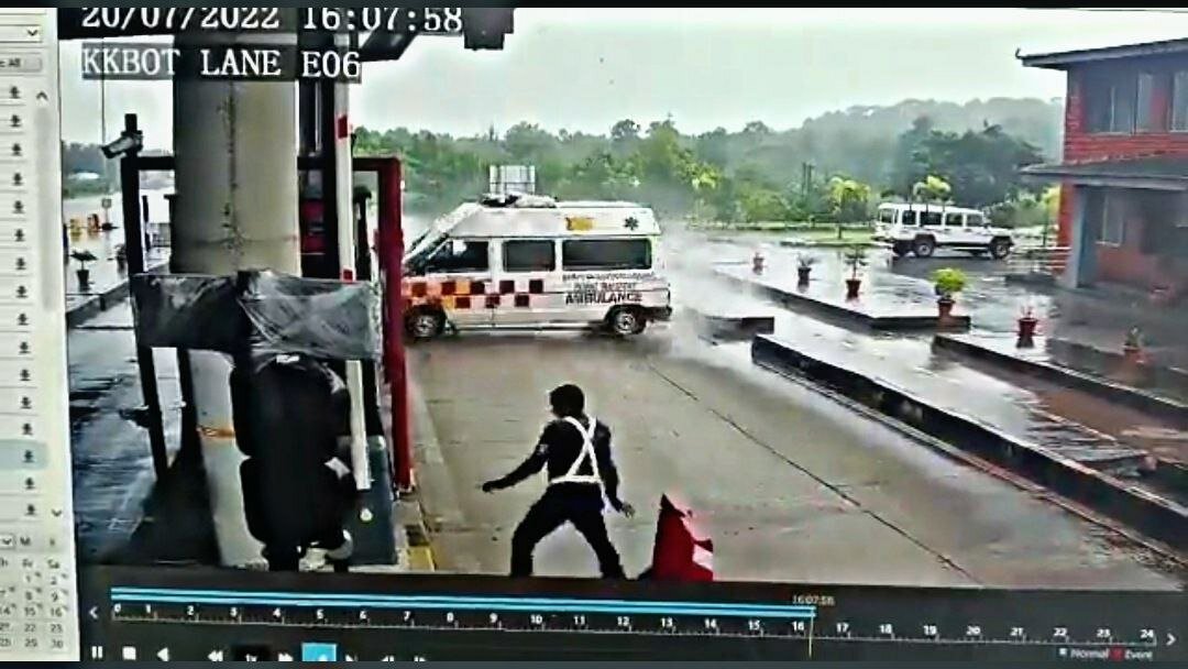 The Speeding Ambulance Crashed Into Toll Booth At Shiroor Captured In CCTV Footage
